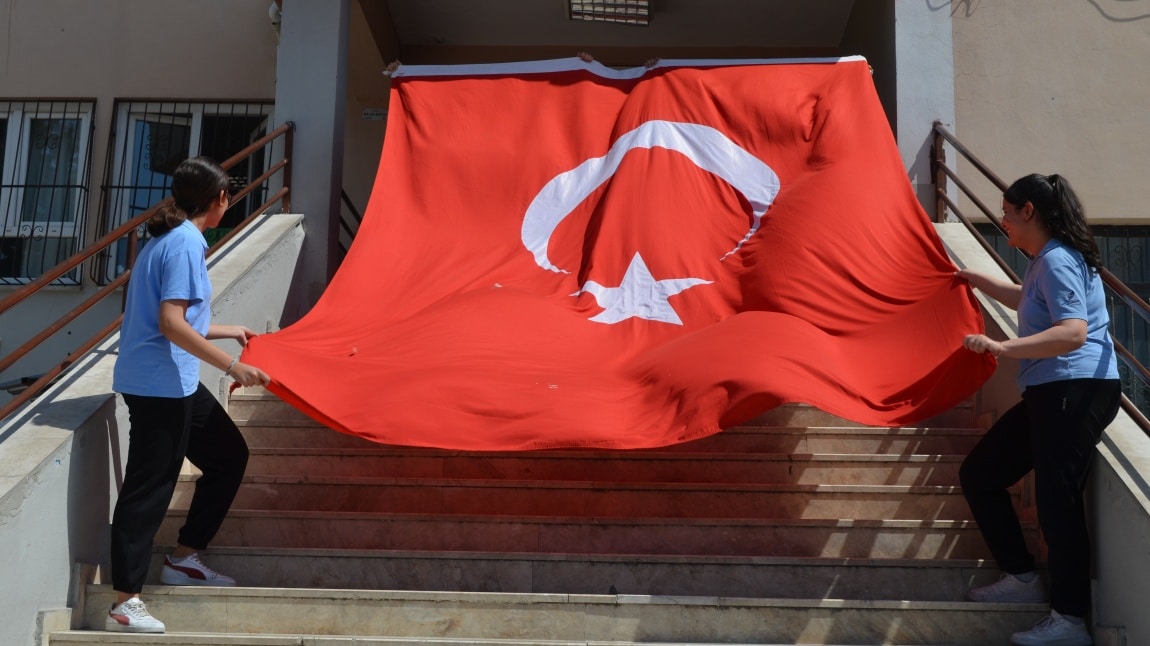 Okulumuzda 23 Nisan Ulusal Egemenlik ve Çocuk Bayramı Törenle Kutlandı